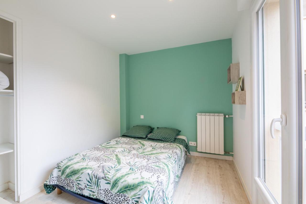 Meuble 2 Etoiles, Wifi, A 2 Pas Des Plages Fréjus 外观 照片
